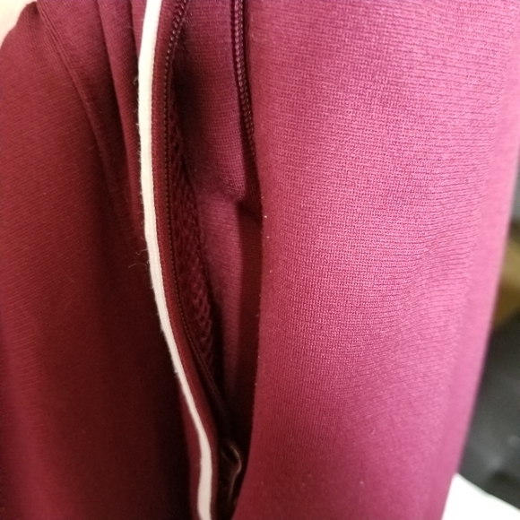 Under Armour small petite - Picture 10 of 12